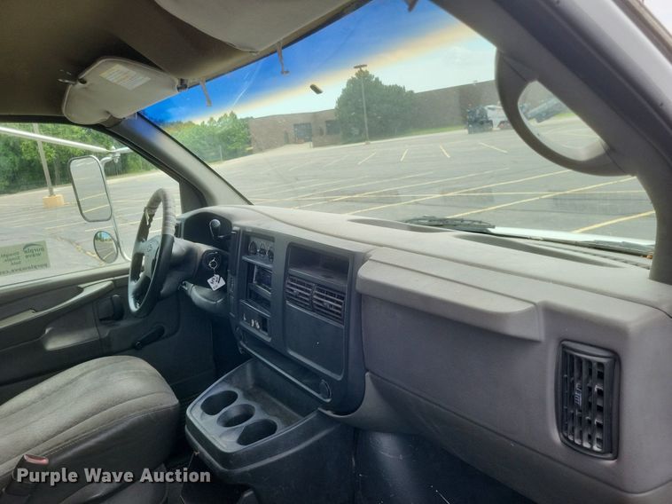 image for item DR4870 2004 Chevrolet  delivery truck