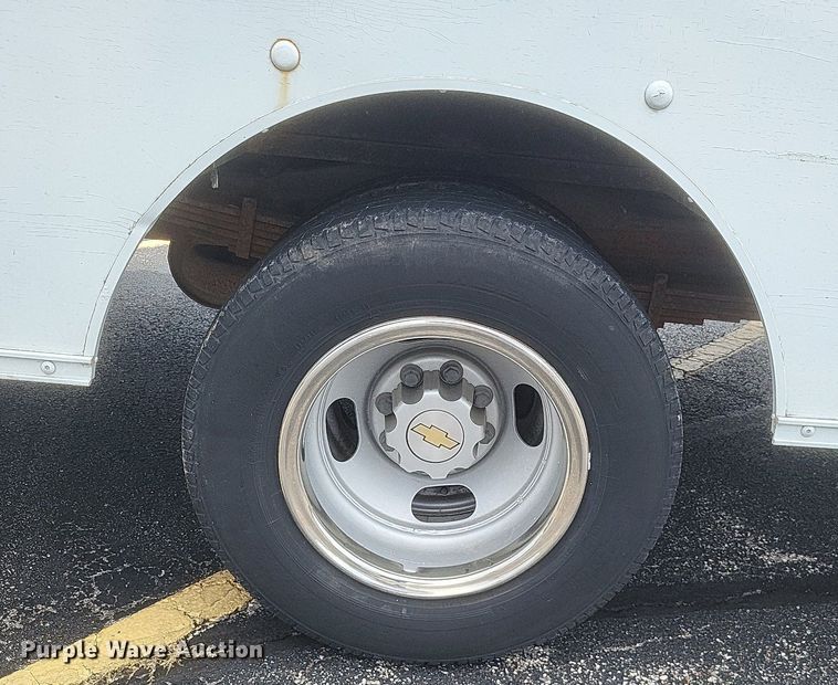 image for item DR4870 2004 Chevrolet  delivery truck
