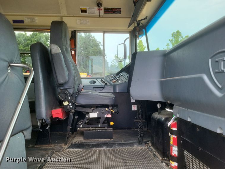 image for item DR4874 2014 International  school bus