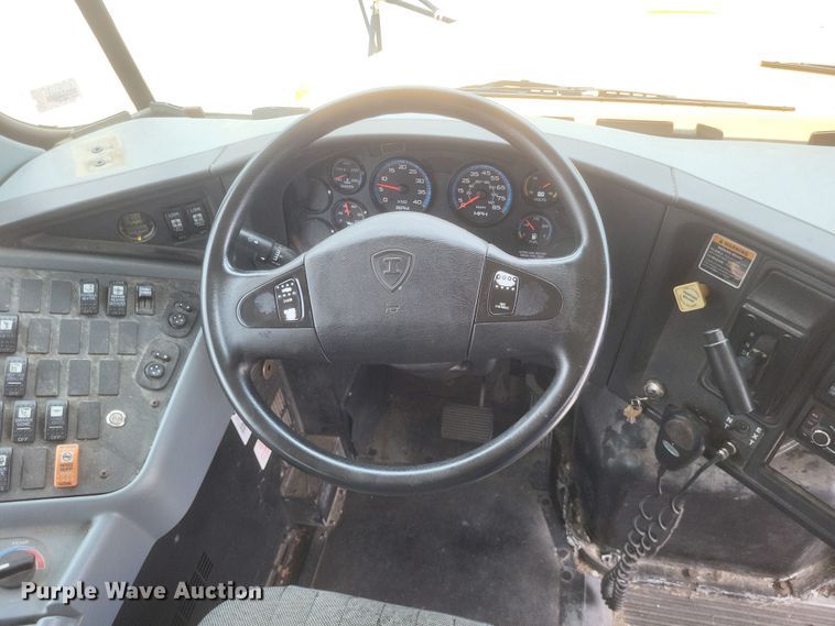 image for item DR4874 2014 International  school bus