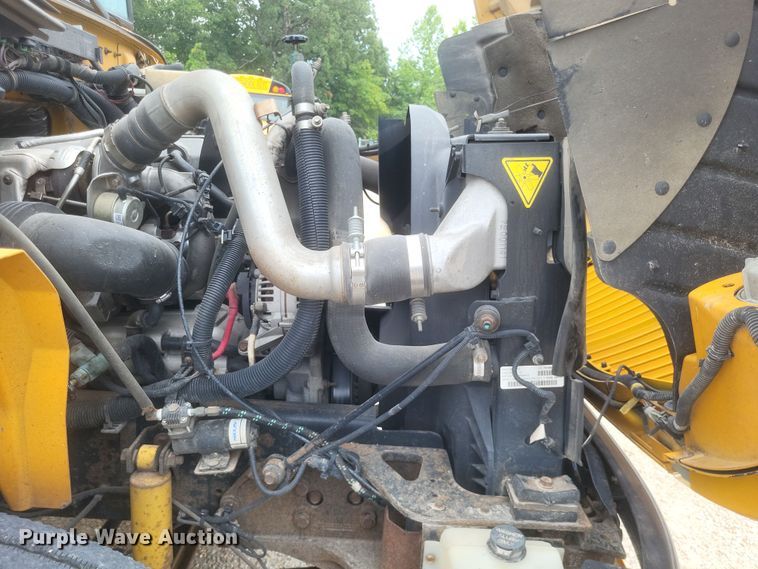 image for item DR4874 2014 International  school bus