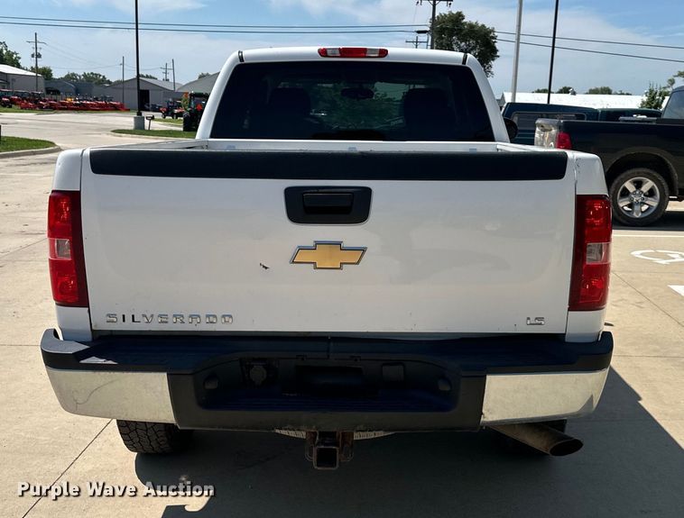 image for item DS4212 2008 Chevrolet  Silverado 2500HD Ext. Cab pickup truck