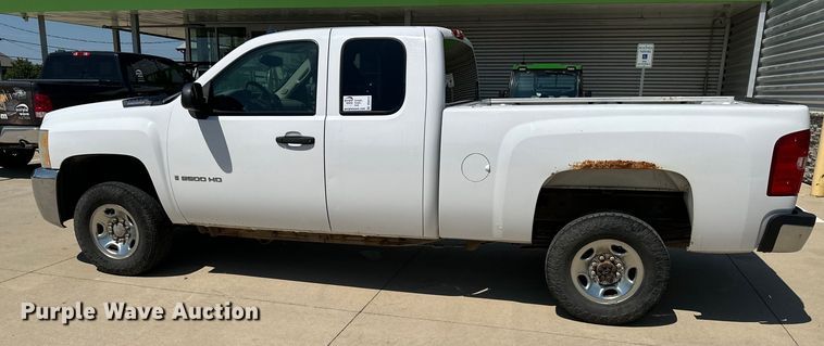 image for item DS4212 2008 Chevrolet  Silverado 2500HD Ext. Cab pickup truck