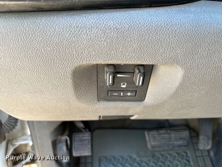 image for item DS4212 2008 Chevrolet  Silverado 2500HD Ext. Cab pickup truck