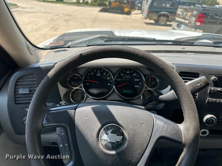 image for item DS4212 2008 Chevrolet  Silverado 2500HD Ext. Cab pickup truck