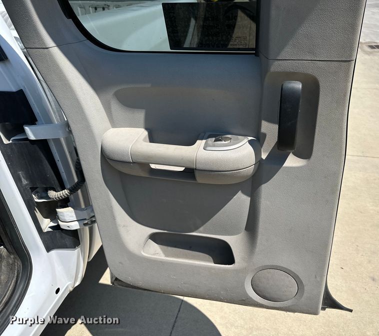 image for item DS4212 2008 Chevrolet  Silverado 2500HD Ext. Cab pickup truck