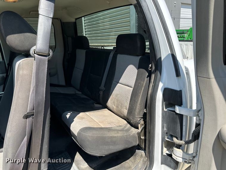 image for item DS4212 2008 Chevrolet  Silverado 2500HD Ext. Cab pickup truck