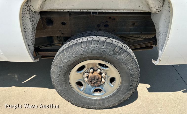 image for item DS4212 2008 Chevrolet  Silverado 2500HD Ext. Cab pickup truck