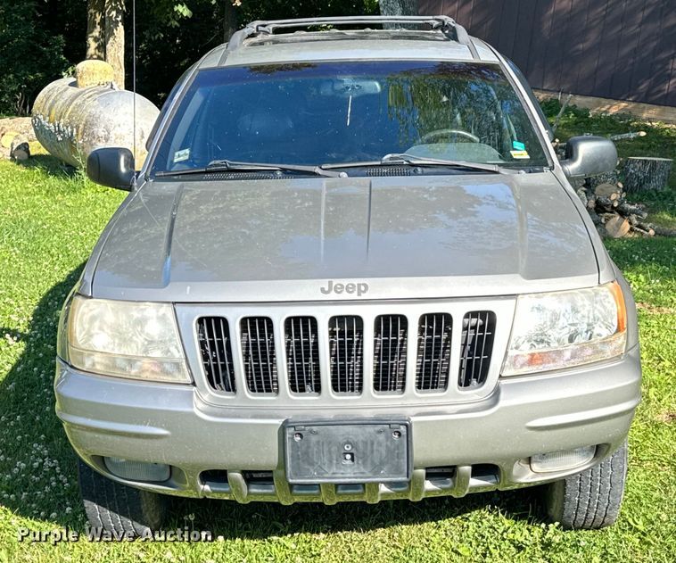 image for item DX0825 2000 Jeep Grand Cherokee SUV
