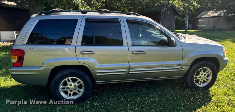 image for item DX0825 2000 Jeep Grand Cherokee SUV