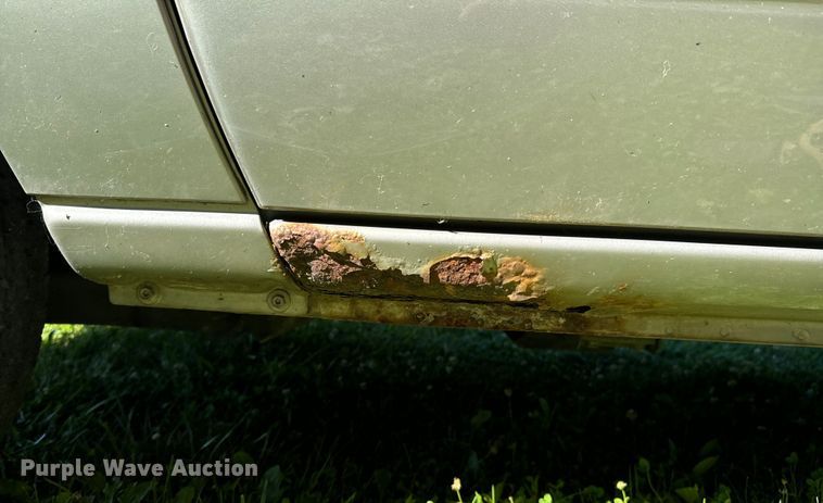 image for item DX0825 2000 Jeep Grand Cherokee SUV