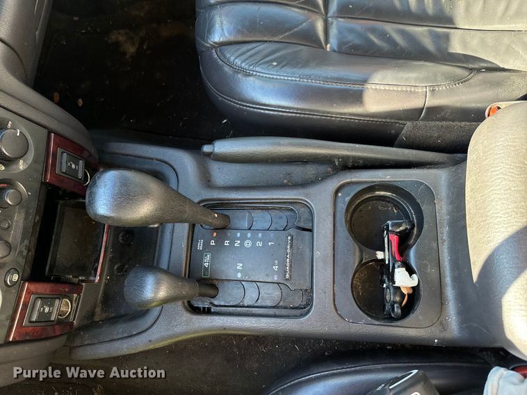 image for item DX0825 2000 Jeep Grand Cherokee SUV