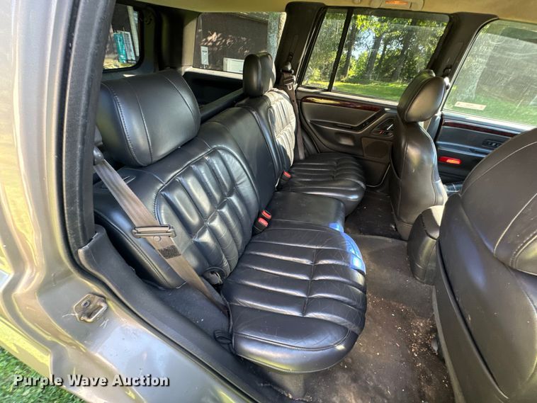 image for item DX0825 2000 Jeep Grand Cherokee SUV