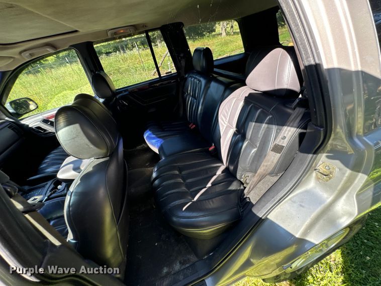 image for item DX0825 2000 Jeep Grand Cherokee SUV