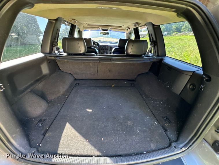 image for item DX0825 2000 Jeep Grand Cherokee SUV