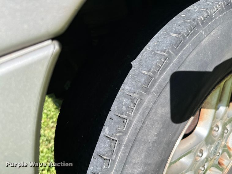 image for item DX0825 2000 Jeep Grand Cherokee SUV