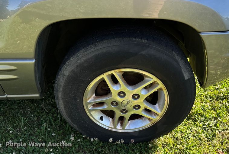 image for item DX0825 2000 Jeep Grand Cherokee SUV
