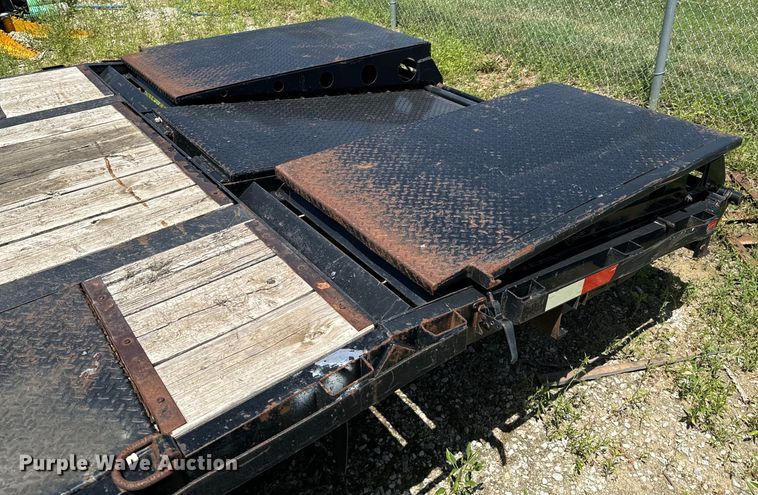 image for item DX0851 2016 H&H equipment trailer