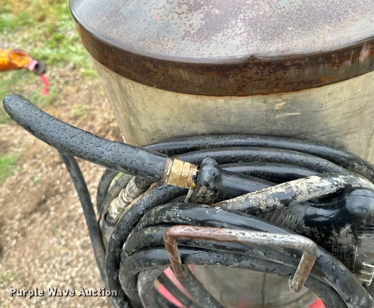 image for item DX0861 Hotsy pressure washer