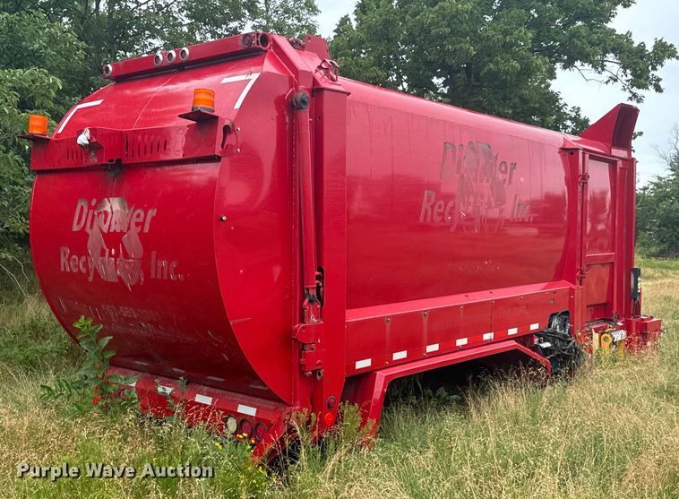 image for item DX0866 Labrie refuse truck bed