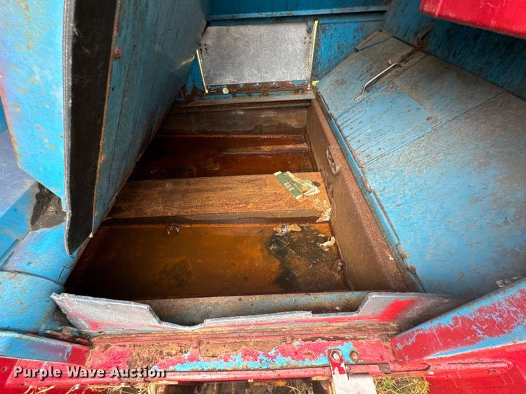 image for item DX0866 Labrie refuse truck bed