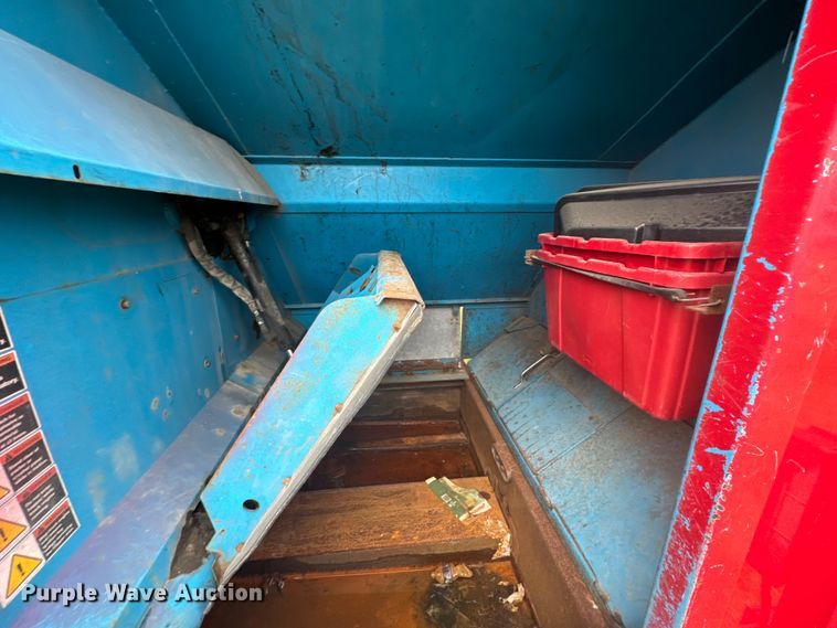 image for item DX0866 Labrie refuse truck bed