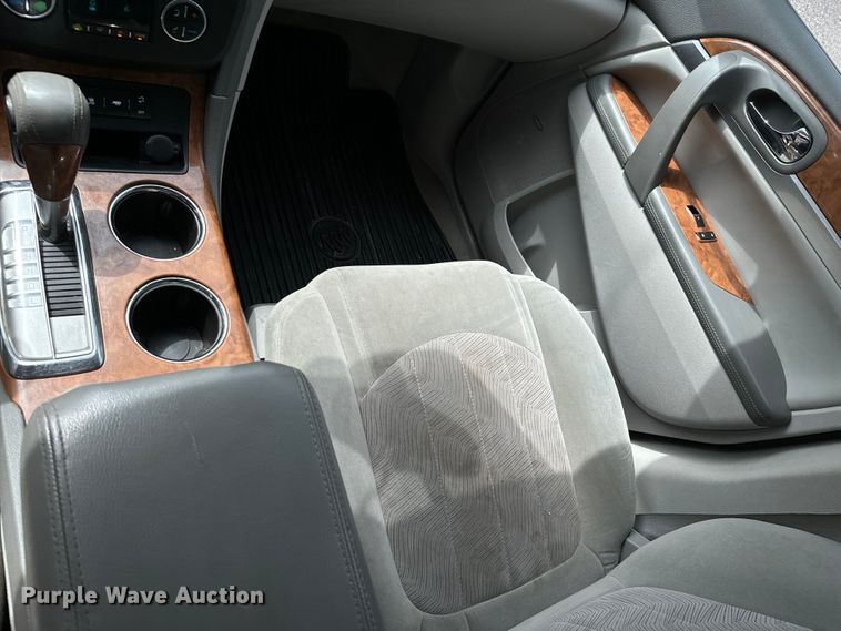 image for item DX0869 2008 Buick Enclave CX SUV