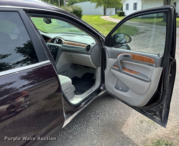 image for item DX0869 2008 Buick Enclave CX SUV