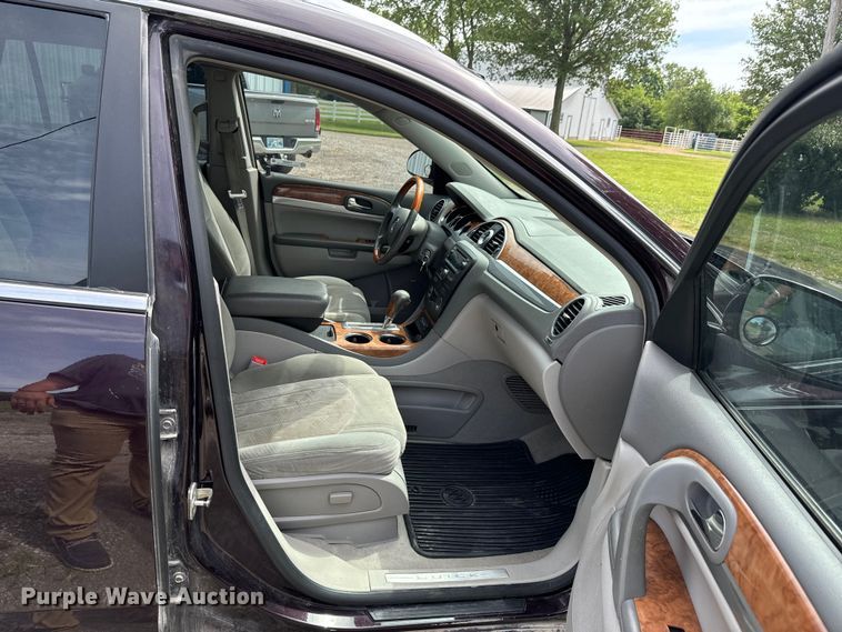 image for item DX0869 2008 Buick Enclave CX SUV