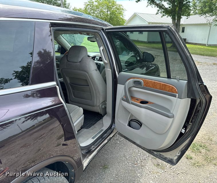 image for item DX0869 2008 Buick Enclave CX SUV