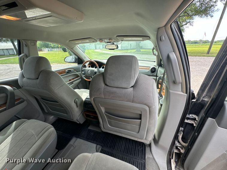 image for item DX0869 2008 Buick Enclave CX SUV