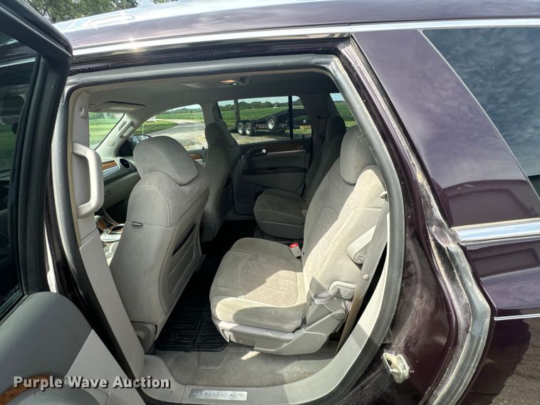 image for item DX0869 2008 Buick Enclave CX SUV