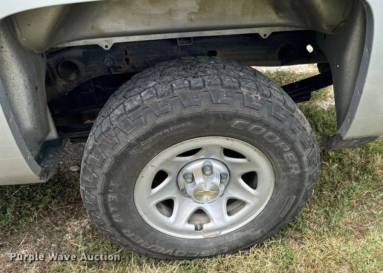 image for item DX0872 2017 Chevrolet Silverado 1500 Double Cab pickup truck