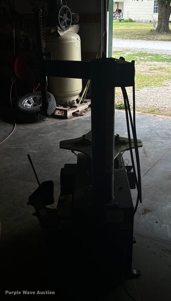 image for item DX0874 BaseLine 300 Tire machine