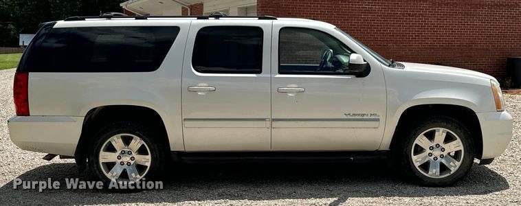 image for item DX0907 2011 GMC Yukon XL 
