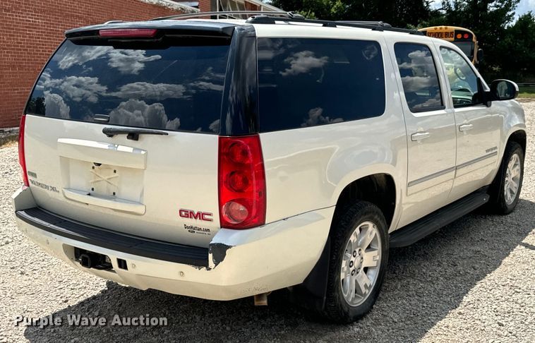 image for item DX0907 2011 GMC Yukon XL 