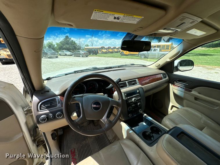 image for item DX0907 2011 GMC Yukon XL 