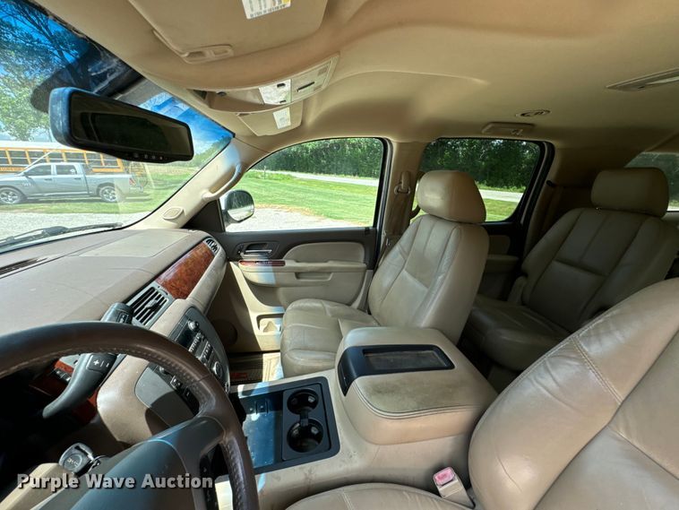 image for item DX0907 2011 GMC Yukon XL 