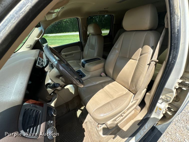 image for item DX0907 2011 GMC Yukon XL 