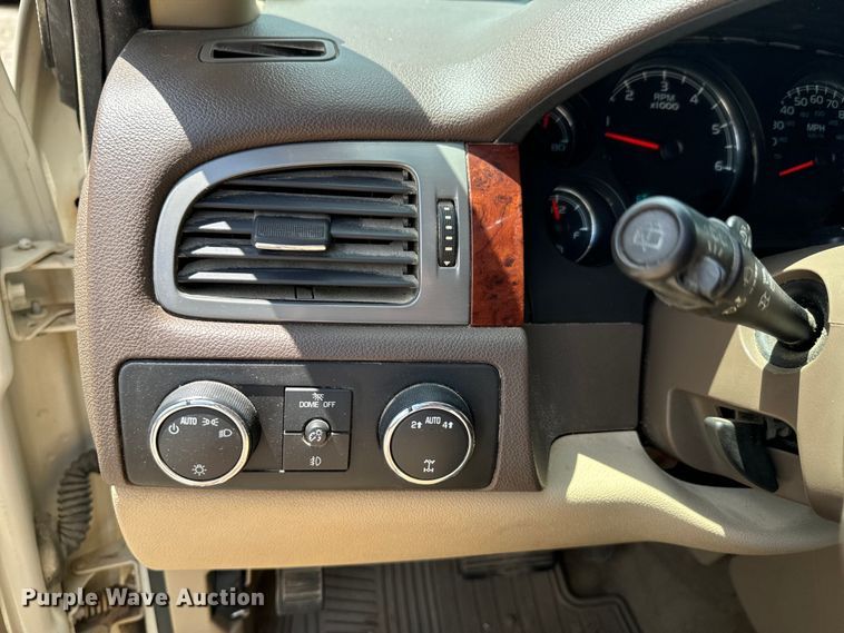 image for item DX0907 2011 GMC Yukon XL 