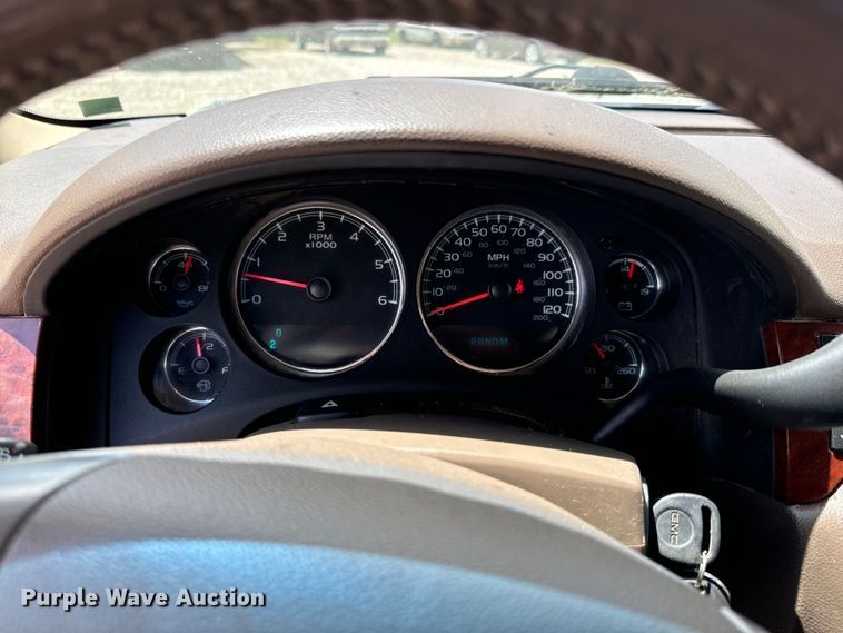 image for item DX0907 2011 GMC Yukon XL 