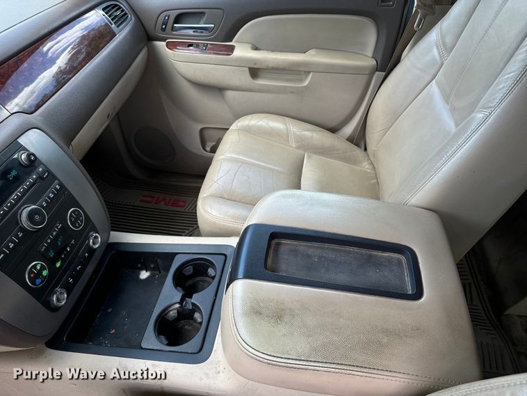 image for item DX0907 2011 GMC Yukon XL 