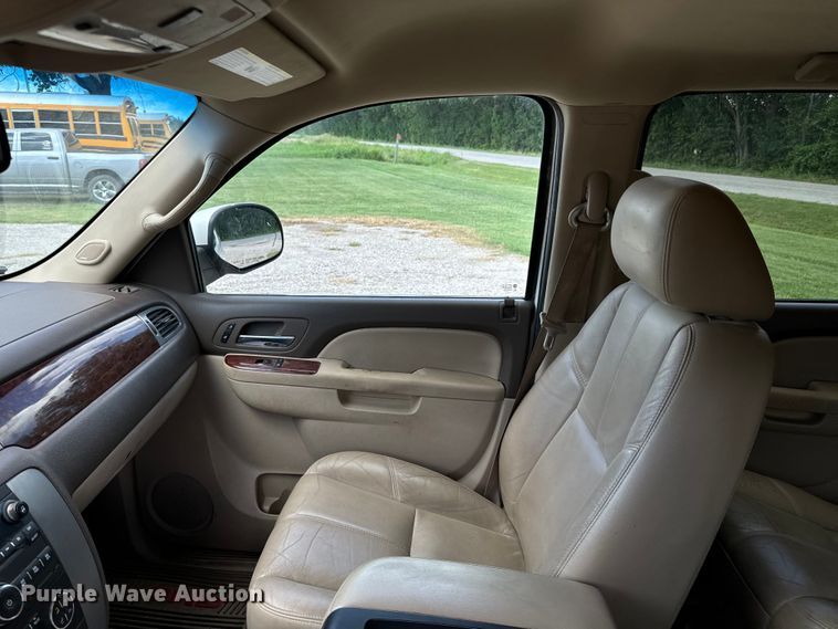 image for item DX0907 2011 GMC Yukon XL 