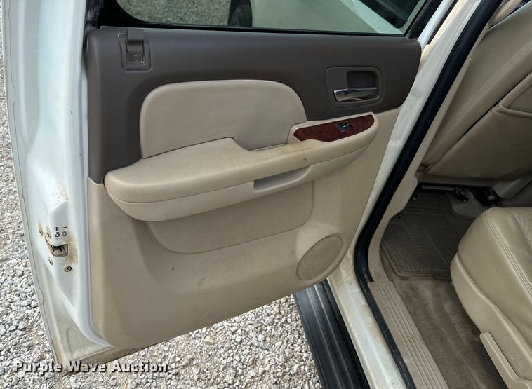 image for item DX0907 2011 GMC Yukon XL 