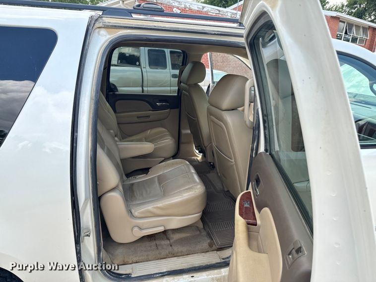 image for item DX0907 2011 GMC Yukon XL 