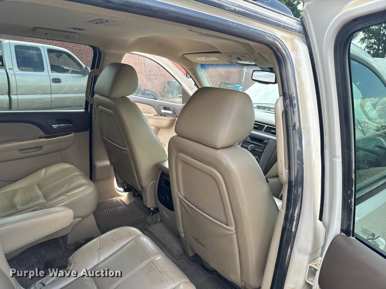 image for item DX0907 2011 GMC Yukon XL 