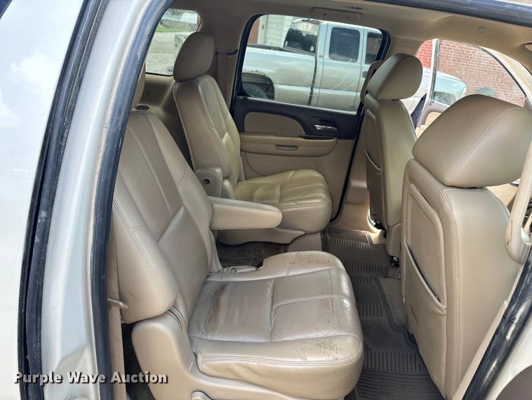 image for item DX0907 2011 GMC Yukon XL 