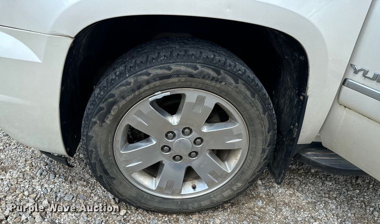 image for item DX0907 2011 GMC Yukon XL 