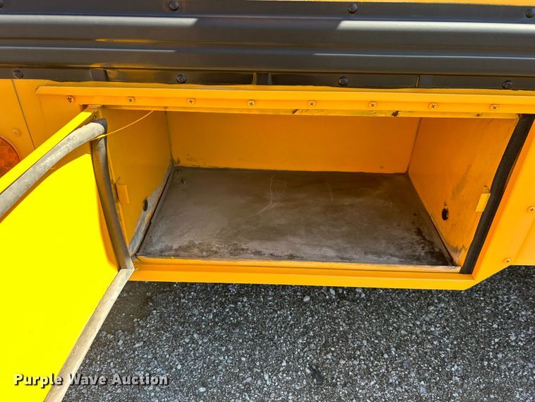 image for item EG0751 2005 IC Corp. CE 200 school bus