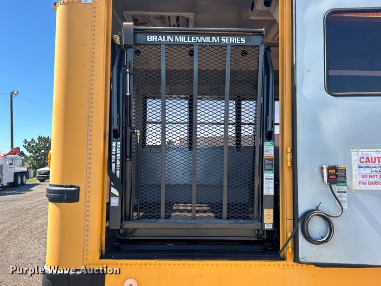 image for item EG0751 2005 IC Corp. CE 200 school bus